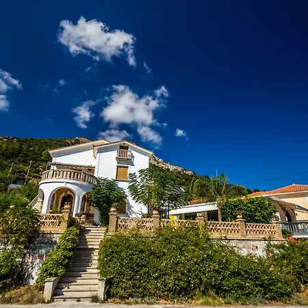 Blue Horizon Apartment *