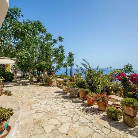 Blue Horizon Studios Apartment *